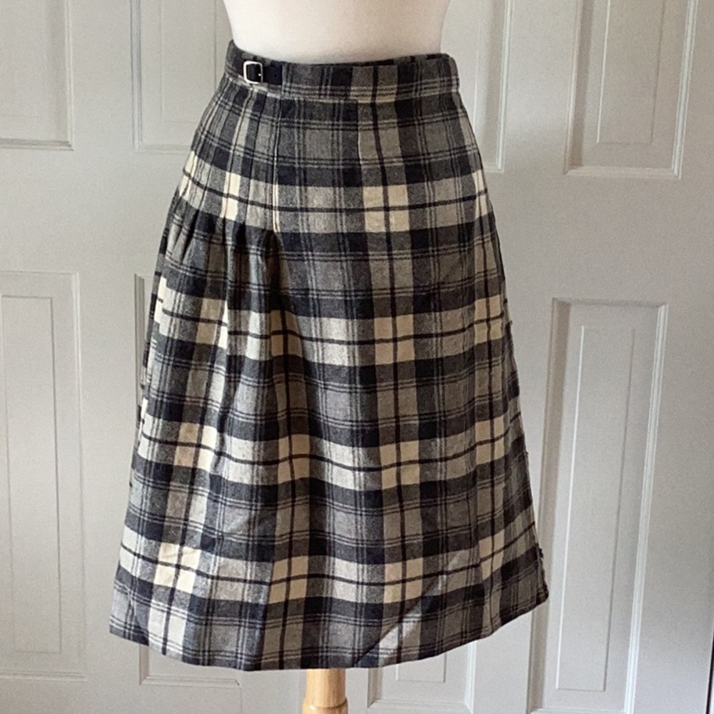 Plaid A-Line Skirt - Black and Cream